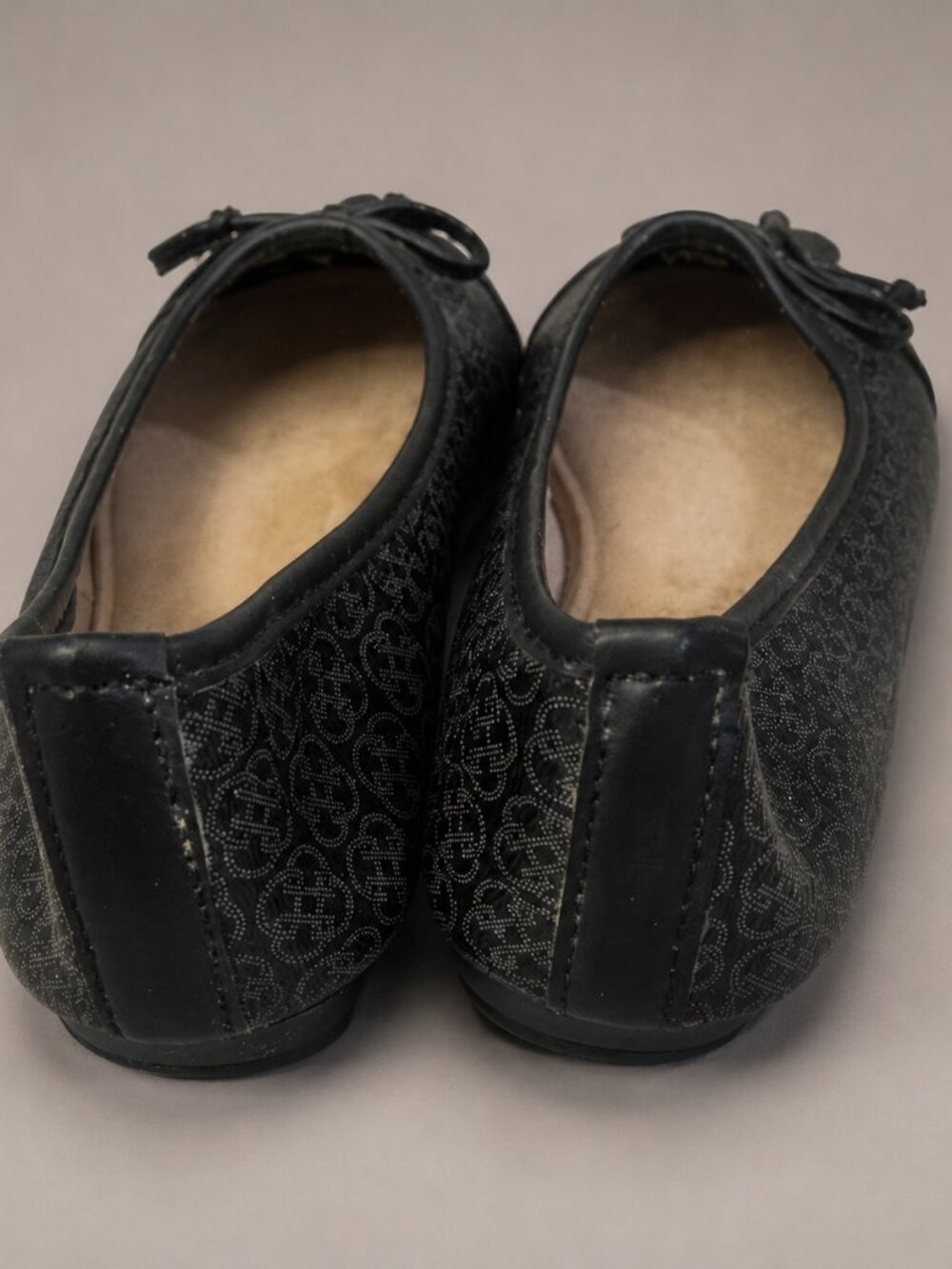 Daisy Fuentes Amara Black Ballet Flats Bow Charm Size 5.5 - Picture 3 of 5